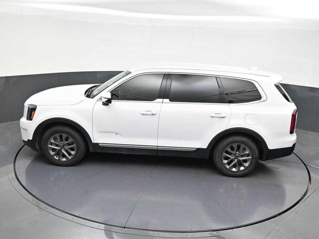 Used 2024 Kia Telluride LX FWD image 17