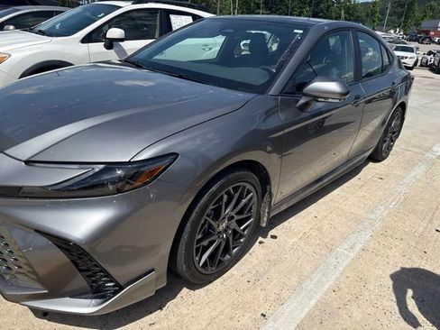 Used 2025 Toyota Camry XSE FWD image 4