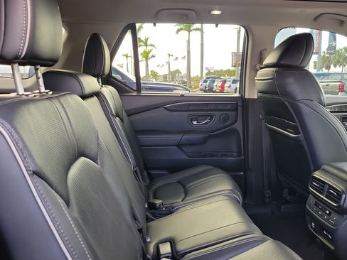 Used 2023 Honda Pilot Elite image 15