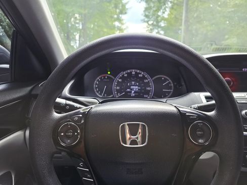 Used 2017 Honda Accord LX image 14