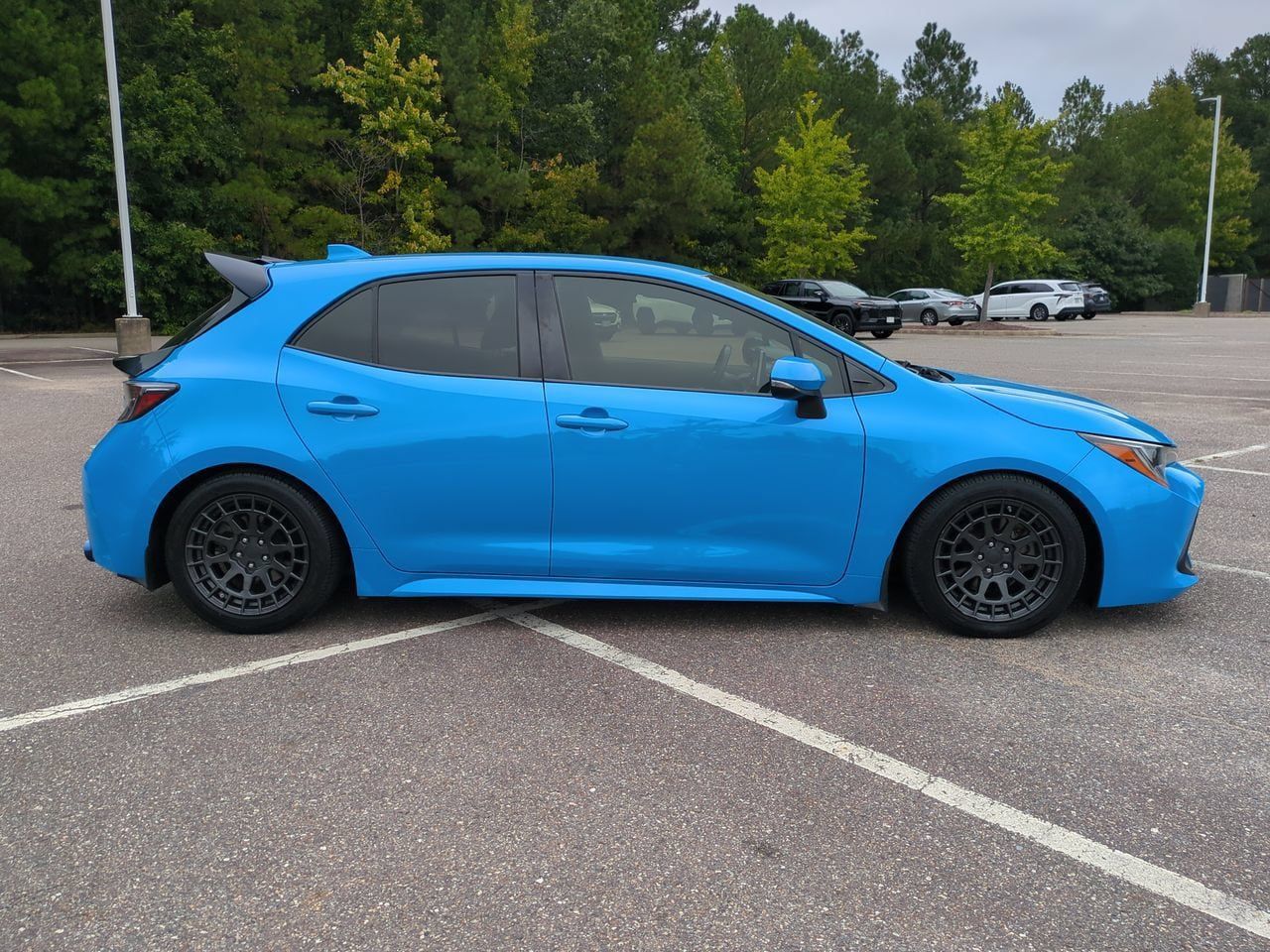 Used 2019 Toyota Corolla SE w/ Carpet Mat Package FWD image 3