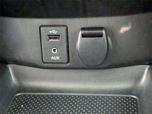 Used 2016 Nissan Rogue SV w/ SV Premium Package image 23