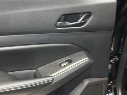 Used 2025 Nissan Altima 2.5 SV FWD image 31