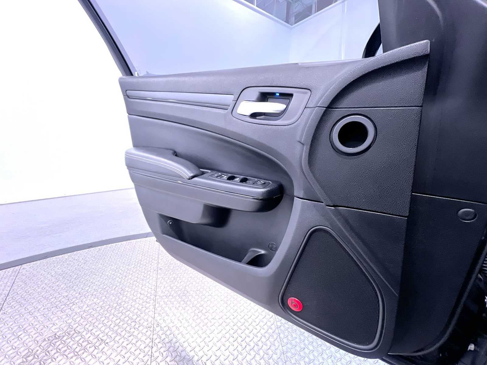 Used 2014 Chrysler 300 S AWD/4WD image 29