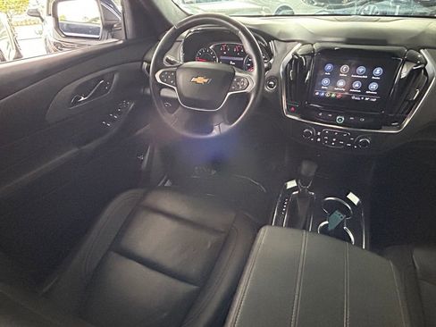Used 2023 Chevrolet Traverse LT image 7