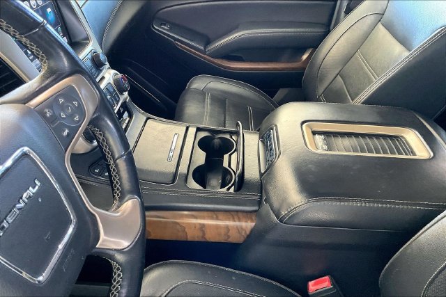 Used 2019 GMC Yukon XL Denali w/ Denali Ultimate Package AWD/4WD image 13