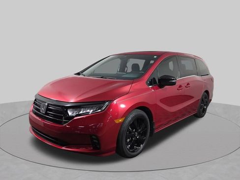 Used 2023 Honda Odyssey Sport image 2