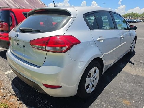 Used 2017 Kia Forte LX FWD image 17