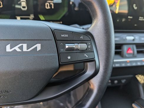Certified 2025 Kia K4 FWD image 24