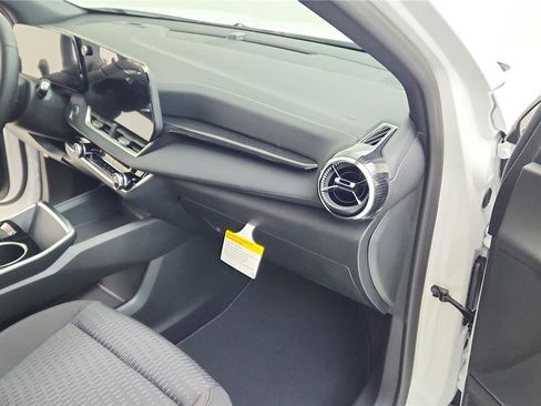 New 2026 Chevrolet Equinox LT w/ Safety and Technology Package image 26