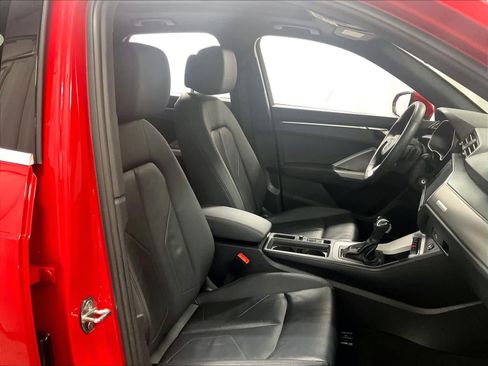 Used 2025 Audi Q3 2.0T Premium image 11