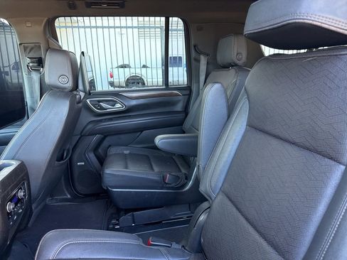 Used 2023 Chevrolet Suburban High Country w/ Premium Package image 7