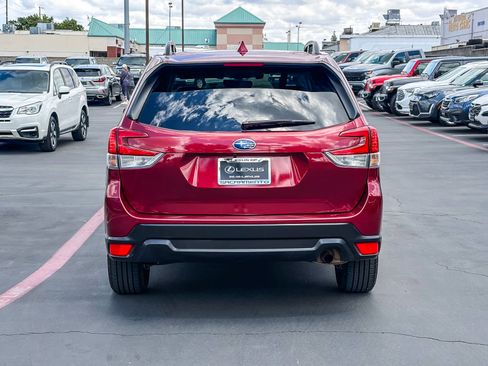 Used 2019 Subaru Forester Premium AWD/4WD image 3