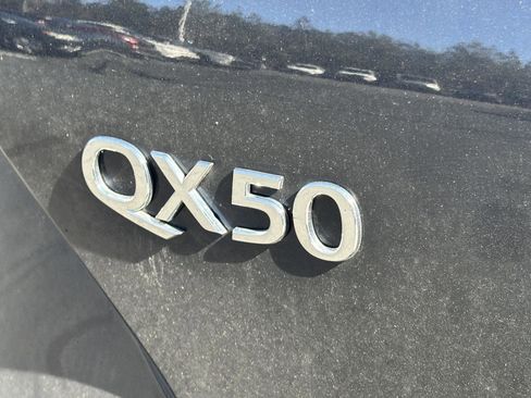 Used 2019 INFINITI QX50 Essential w/ Premium Audio Package image 8