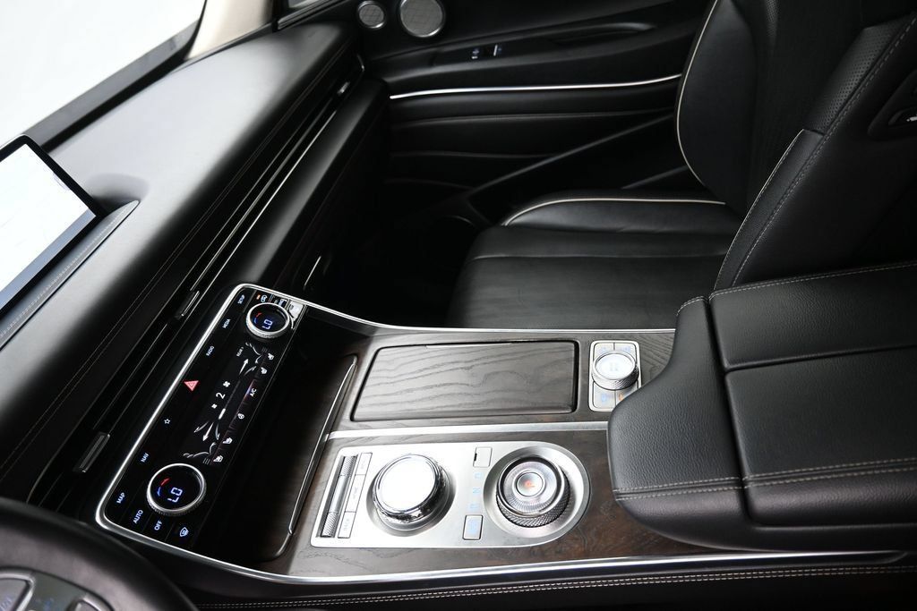 Used 2023 Genesis GV80 2.5T w/ Prestige Package AWD/4WD image 18