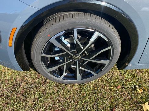 New 2026 Toyota Prius Plug-In Hybrid image 17