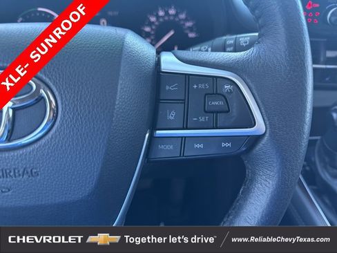 Used 2021 Toyota Sienna XLE image 28