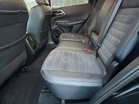 Used 2024 Mitsubishi Outlander SE image 19