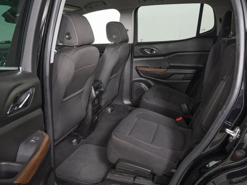 Used 2019 GMC Acadia SLE image 14