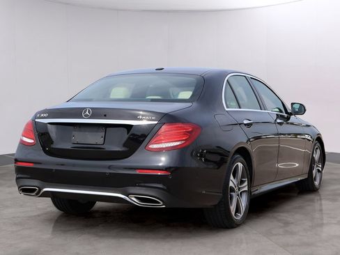 Used 2019 Mercedes-Benz E 300 4MATIC image 7