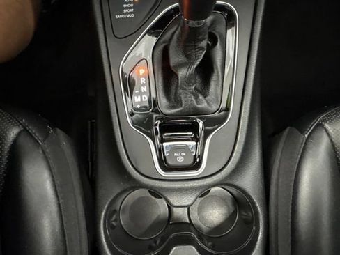 Used 2023 Jeep Cherokee Altitude Lux w/ Lux Elite Package AWD/4WD image 39