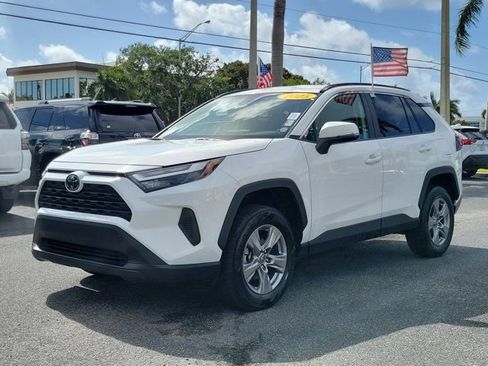 Used 2025 Toyota RAV4 XLE image 2