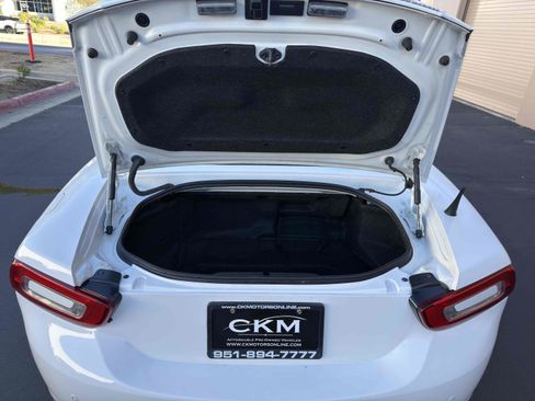 Used 2017 FIAT 124 Spider Lusso image 64