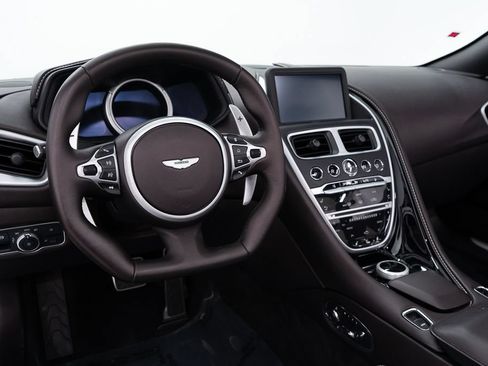 Used 2023 Aston Martin DB11 Volante RWD image 22