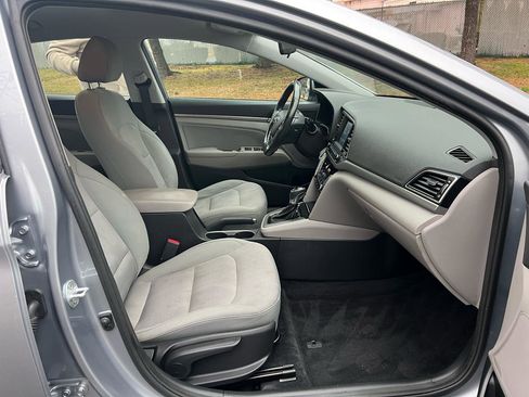 Used 2017 Hyundai Elantra SE w/ SE A/T Tech Package 03 FWD image 16