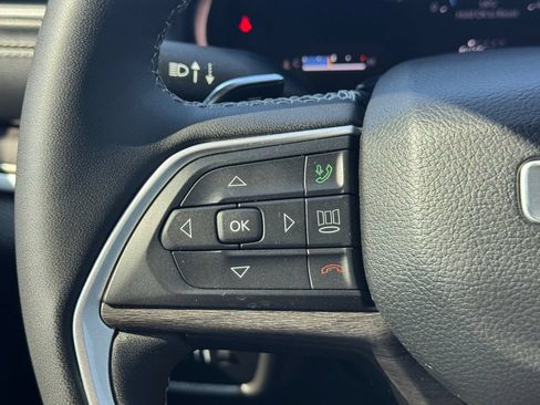 Used 2024 Jeep Grand Cherokee Limited AWD/4WD image 21