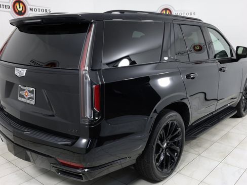 Used 2024 Cadillac Escalade Sport w/ LPO, ONYX Package image 3