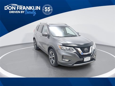 Used 2019 Nissan Rogue SV image 1