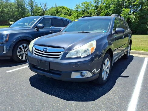 Used 2012 Subaru Outback 3.6R Limited w/ Moonroof Pkg AWD/4WD image 3