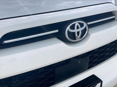 Used 2022 Toyota 4Runner SR5 Premium image 36