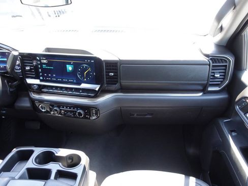 Used 2024 Chevrolet Silverado 1500 LT AWD/4WD image 38