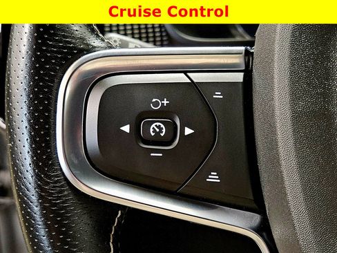 Used 2021 Volvo XC40 P8 Recharge image 35