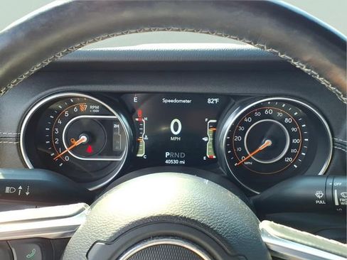 Used 2020 Jeep Gladiator Overland w/ Cold Weather Group image 13