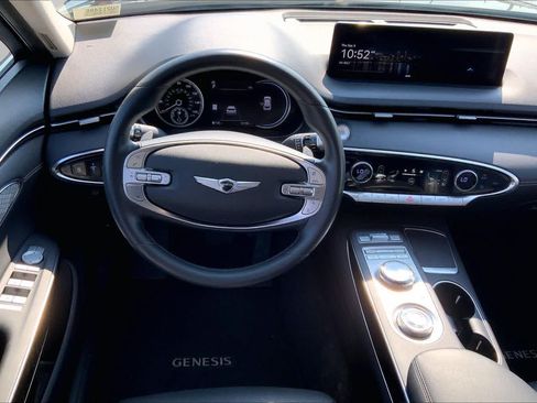 Used 2025 Genesis GV70 2.5T AWD/4WD image 6