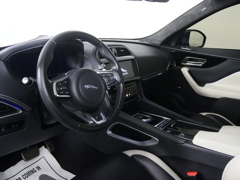 Used 2019 Jaguar F-PACE S image 13