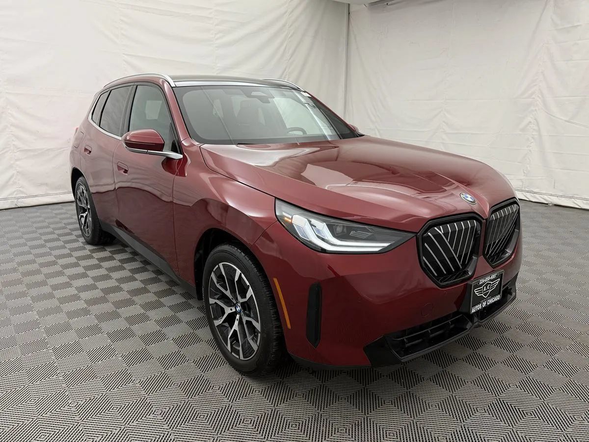 Used 2025 BMW X3 xDrive30i w/ Premium Package AWD/4WD image 4