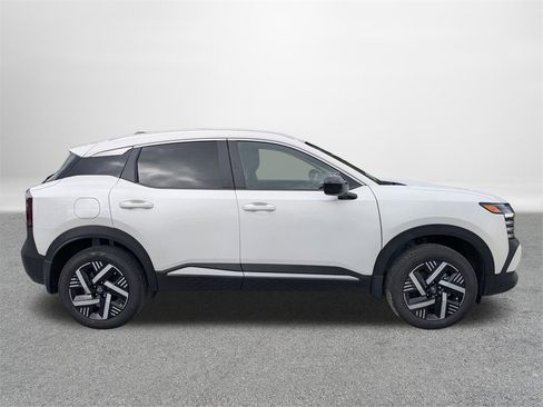 New 2026 Nissan Kicks SV image 2