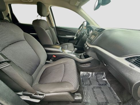 Used 2019 Dodge Journey SE w/ Connectivity Group FWD image 28