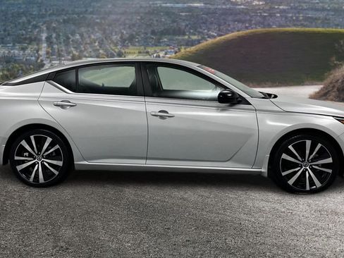 Used 2022 Nissan Altima 2.5 SR image 4