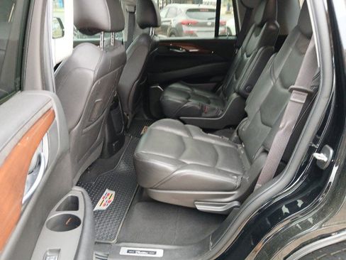 Used 2017 Cadillac Escalade Premium Luxury image 12