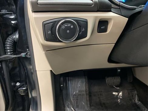 Used 2018 Ford Fusion SE image 22