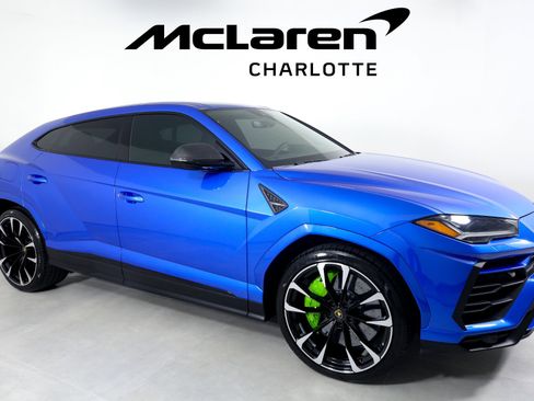 Used 2022 Lamborghini Urus image 2