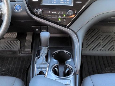 Used 2019 Toyota Camry LE FWD image 17