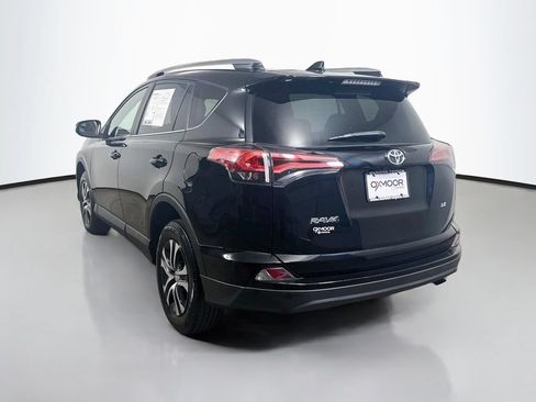 Certified 2018 Toyota RAV4 LE FWD image 5