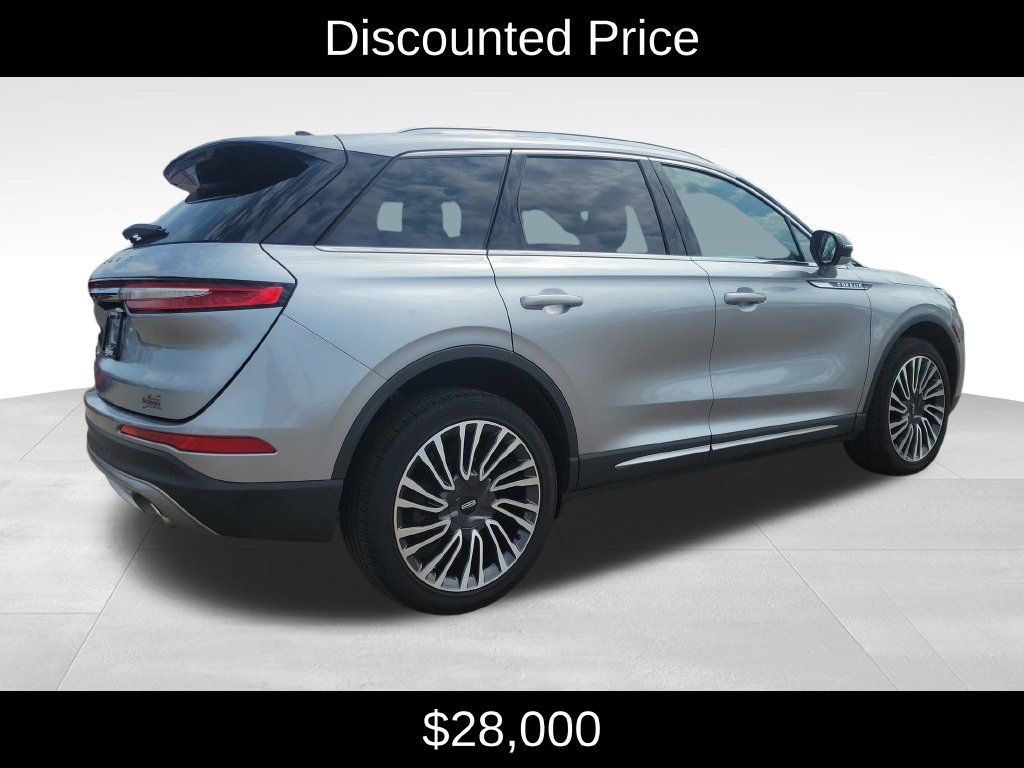 Used 2022 Lincoln Corsair Reserve w/ Elements Package AWD/4WD image 3
