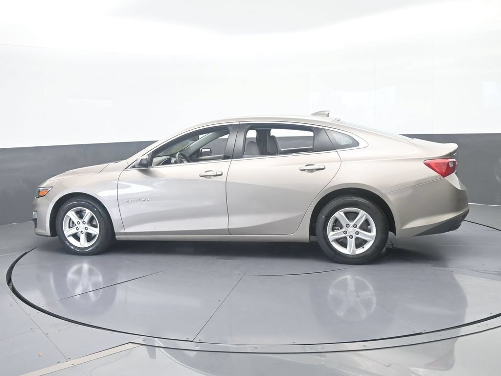 Used 2024 Chevrolet Malibu LT FWD image 3
